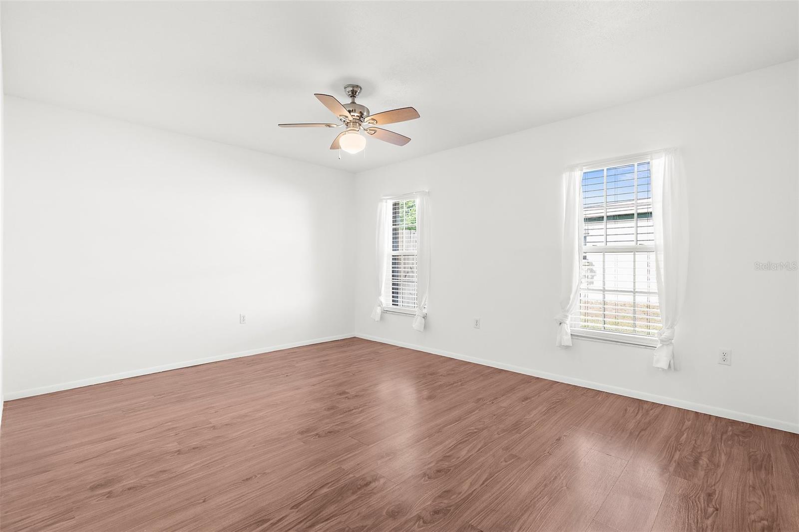 Image 11 of 33 For 818 Southern Pine Lane