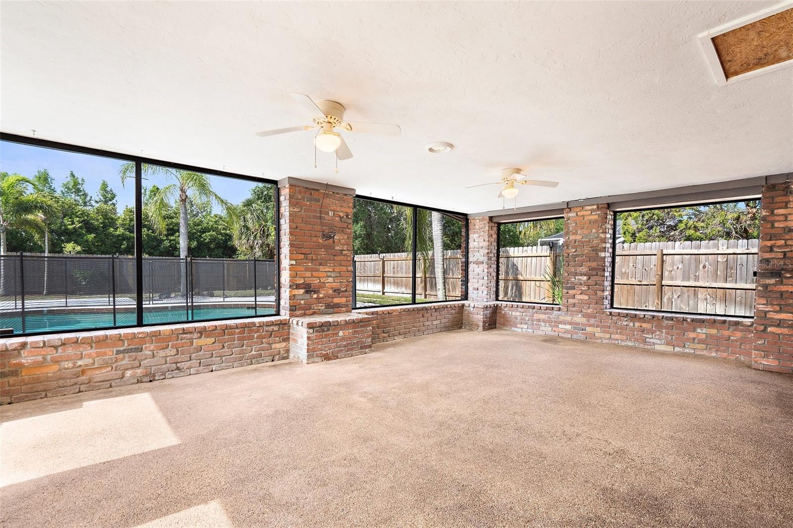 Image 21 of 33 For 818 Southern Pine Lane