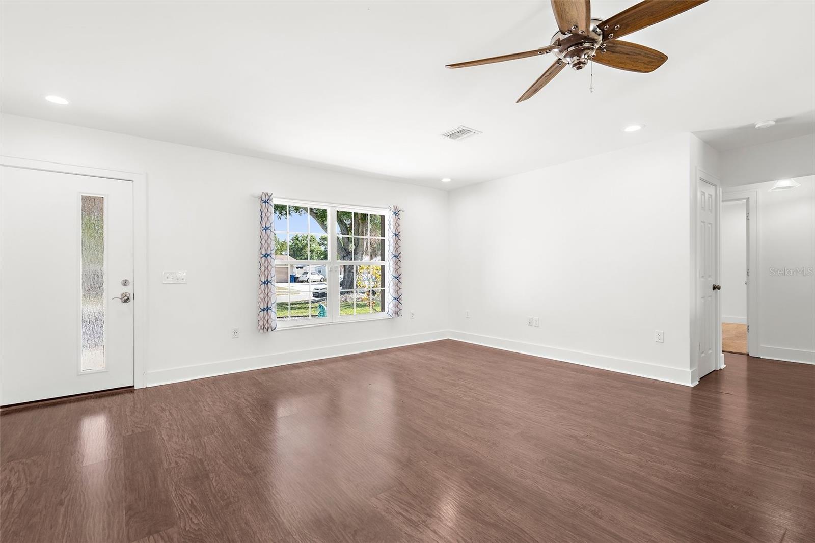 Image 6 of 33 For 818 Southern Pine Lane
