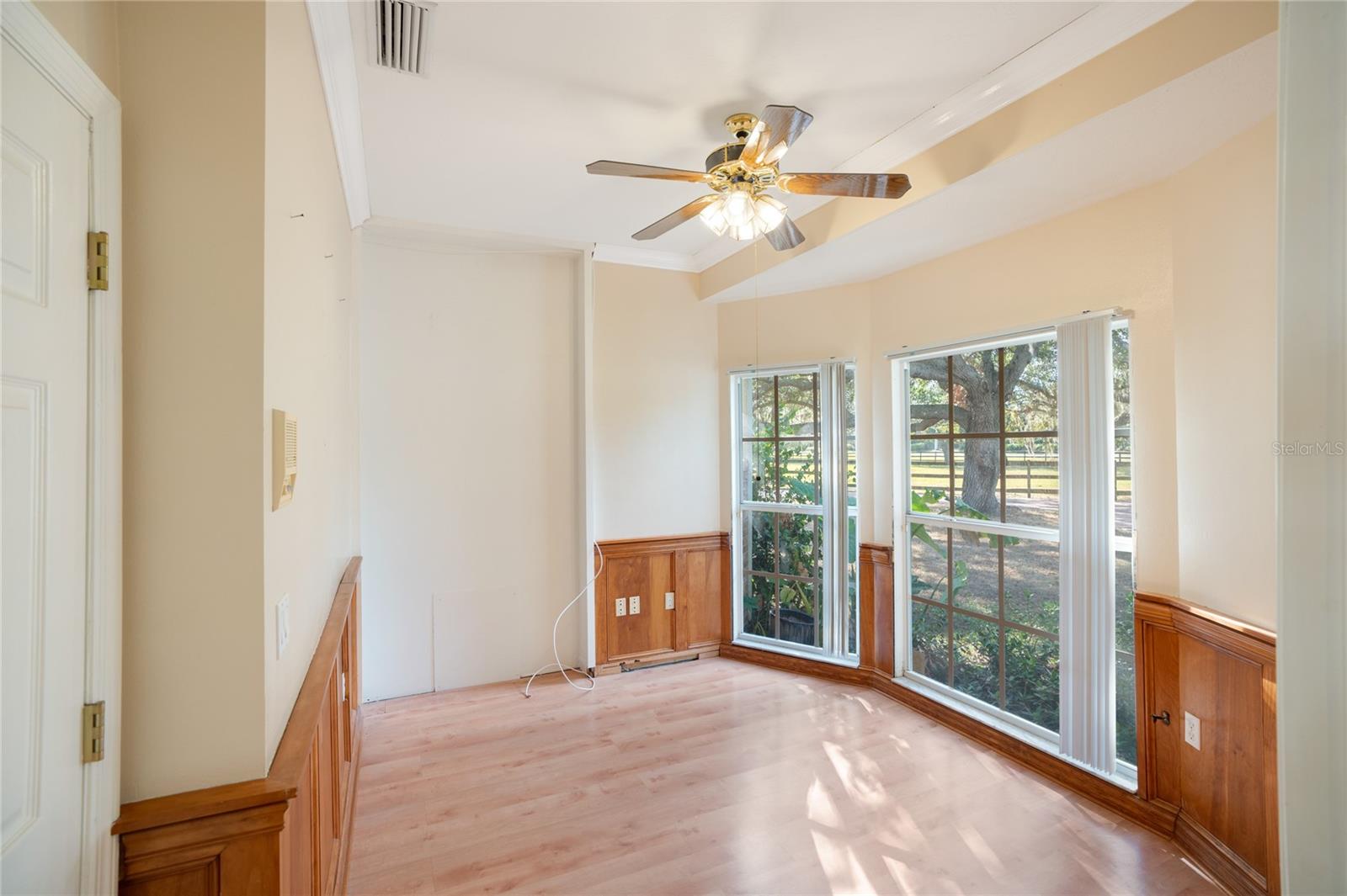 Image 4 of 33 For 7945 Palmer Boulevard
