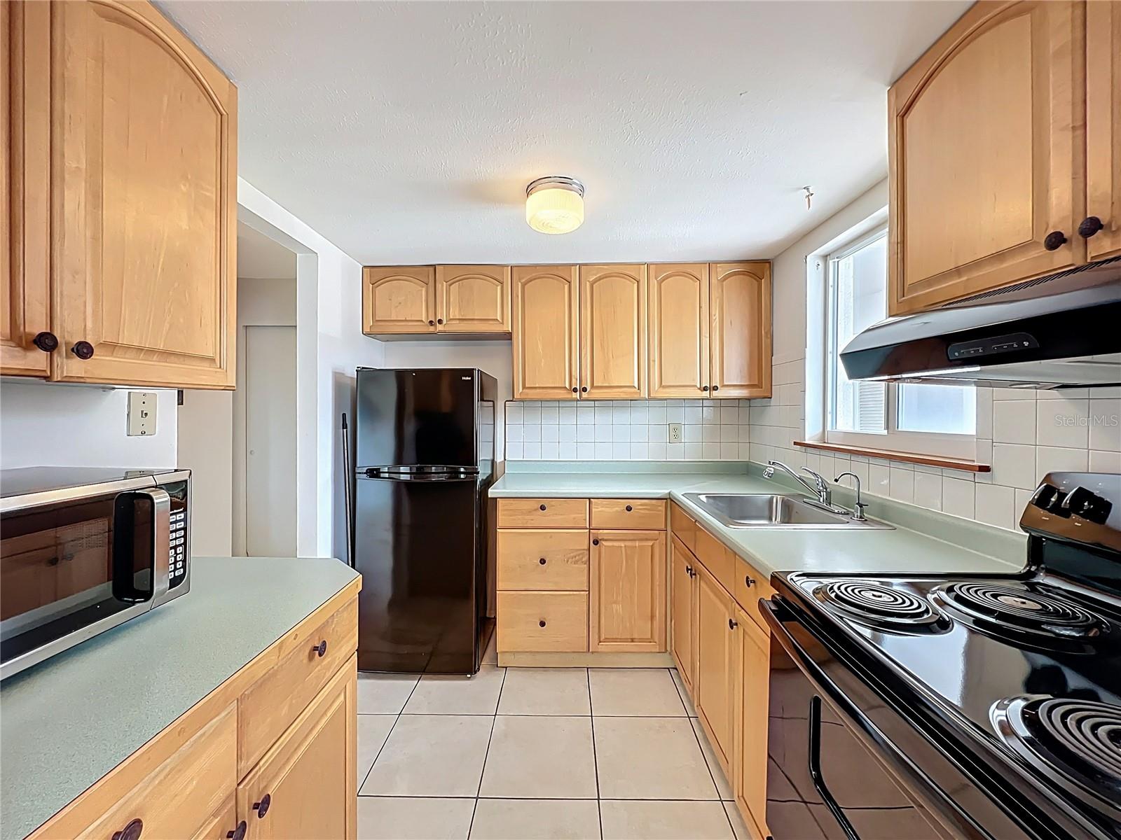Image 18 of 91 For 2321 Canal Drive F25