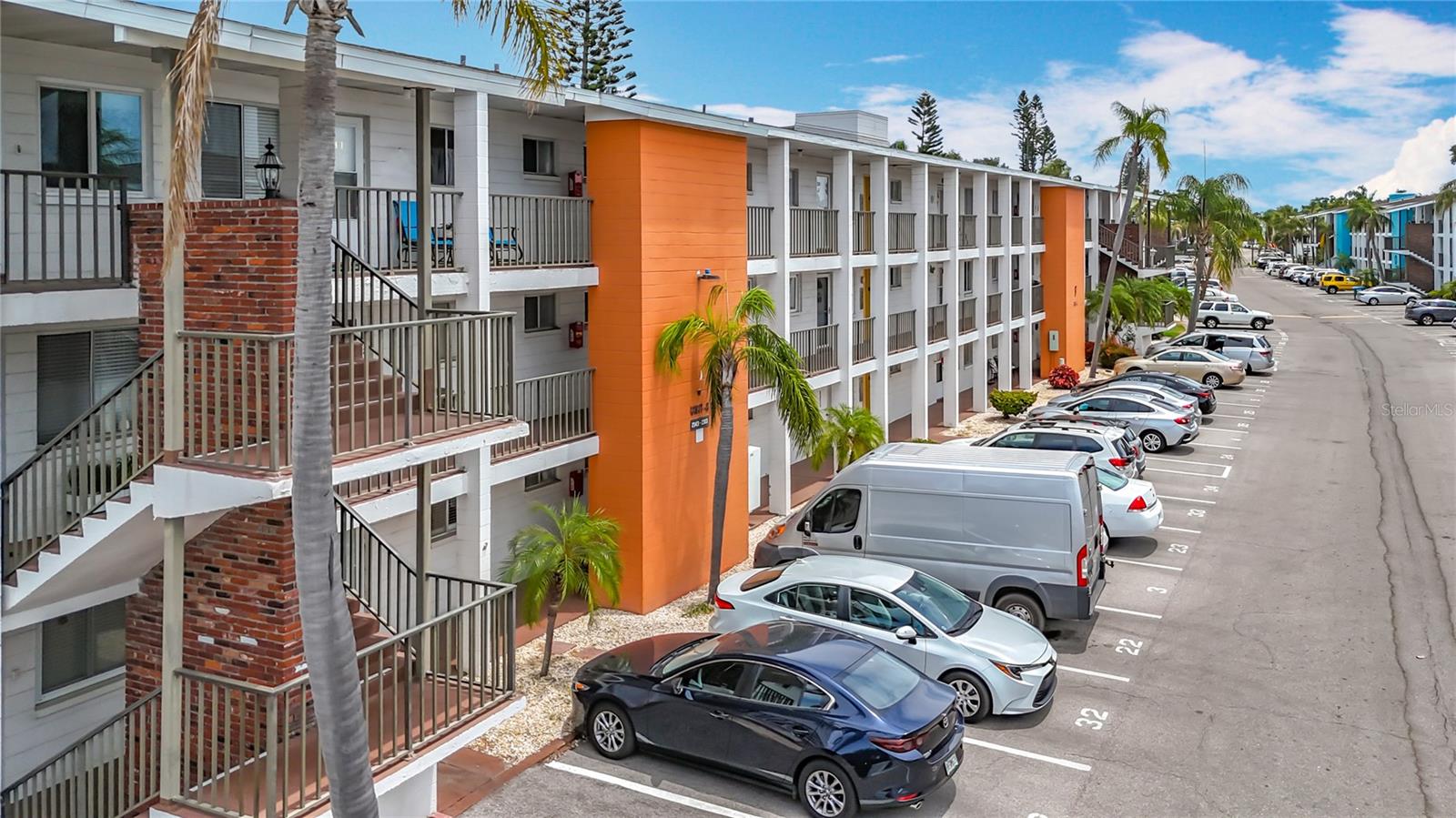 Image 4 of 91 For 2321 Canal Drive F25