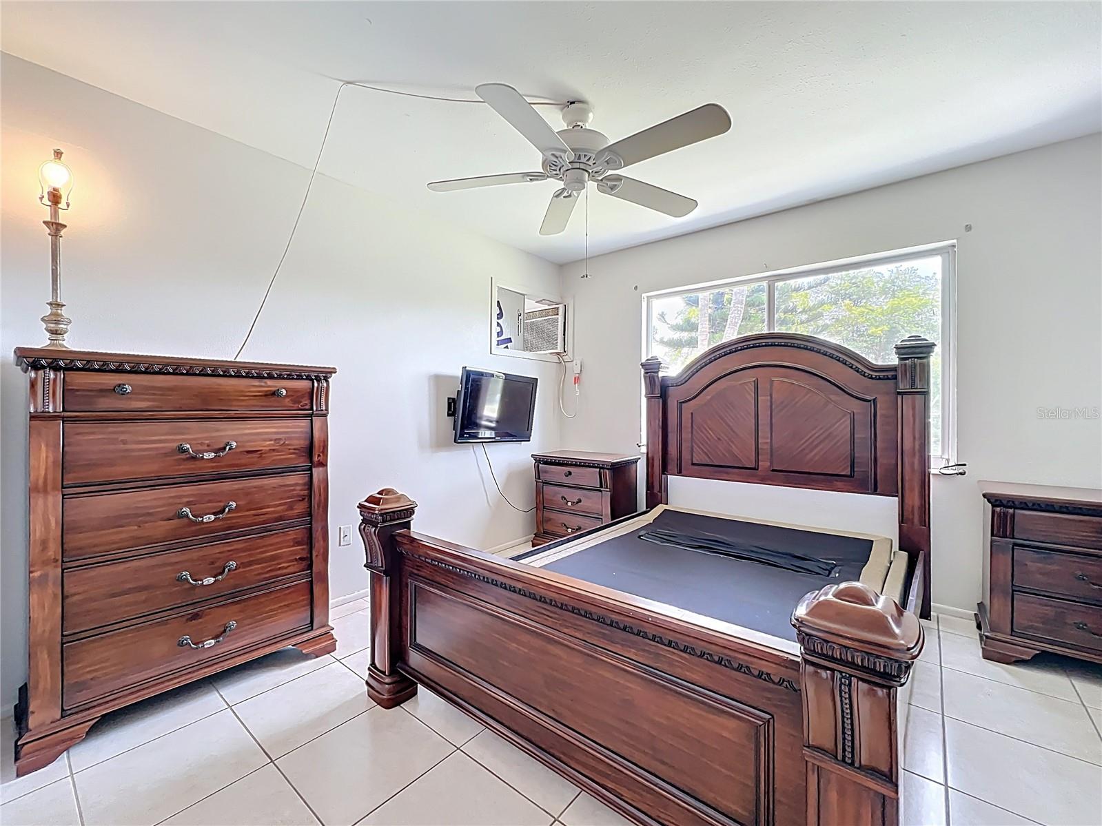 Image 42 of 91 For 2321 Canal Drive F25