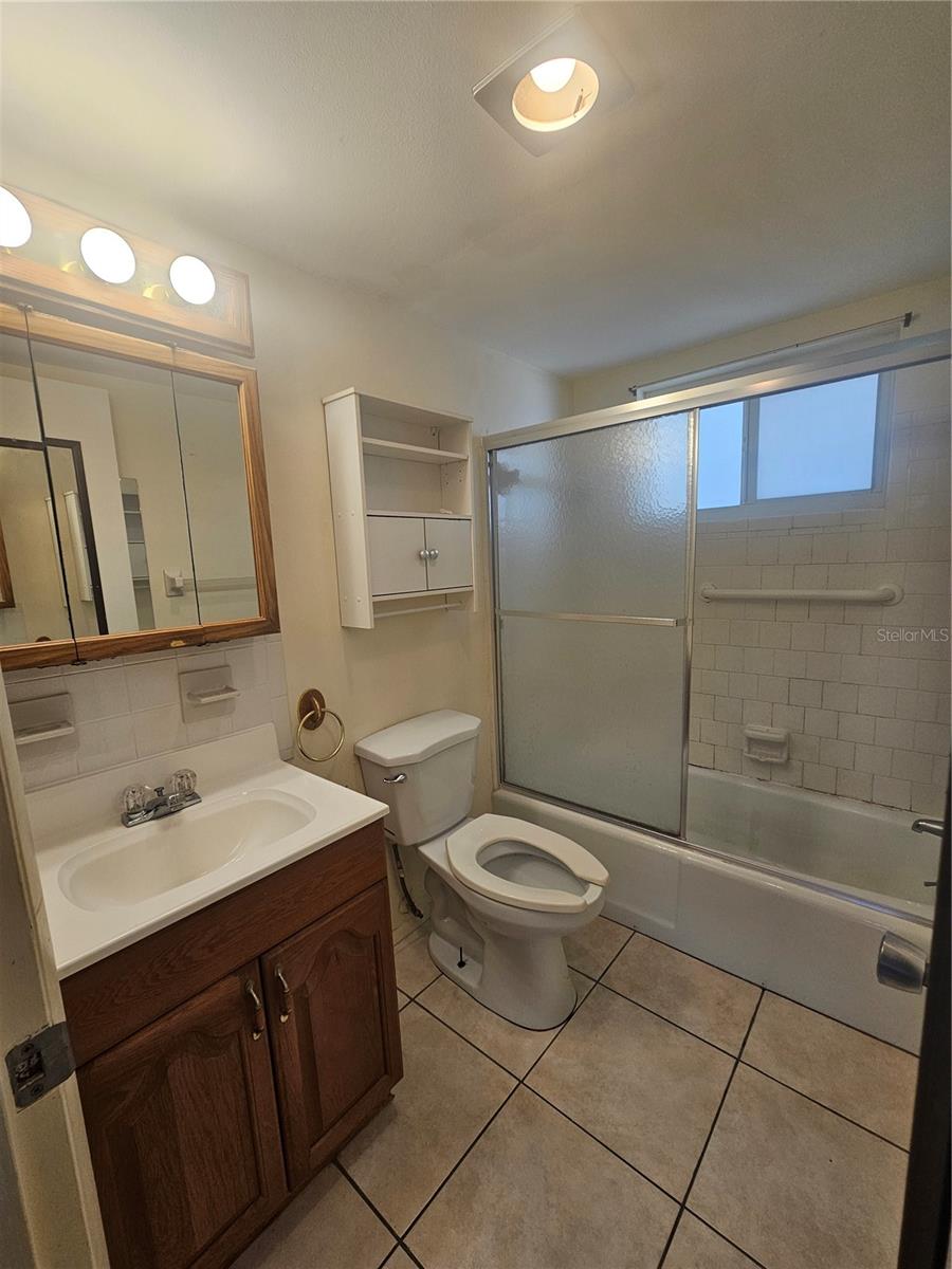 Image 52 of 91 For 2321 Canal Drive F25