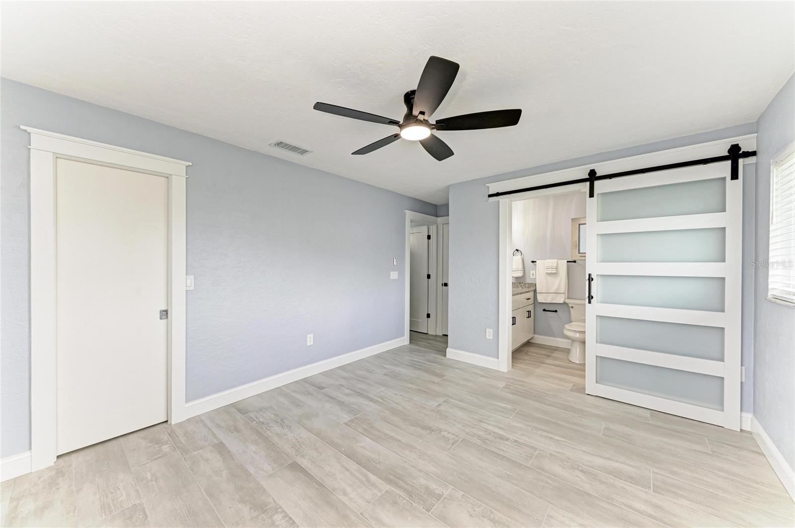 Image 26 of 46 For 1364 Westport Lane 1403