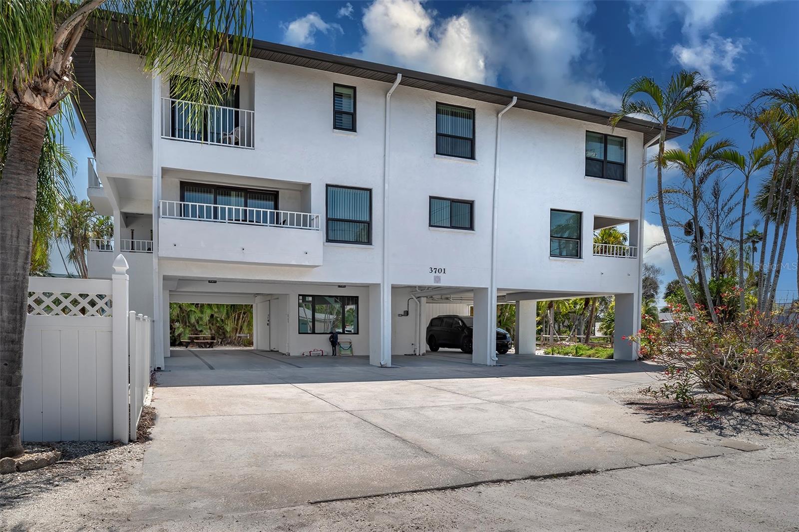 Image 3 of 48 For 3701 5th Avenue 1
