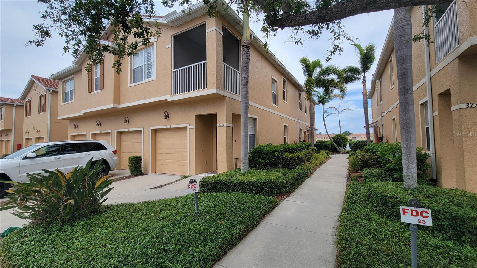 Image 3 of 33 For 3784 Parkridge Circle 22-203
