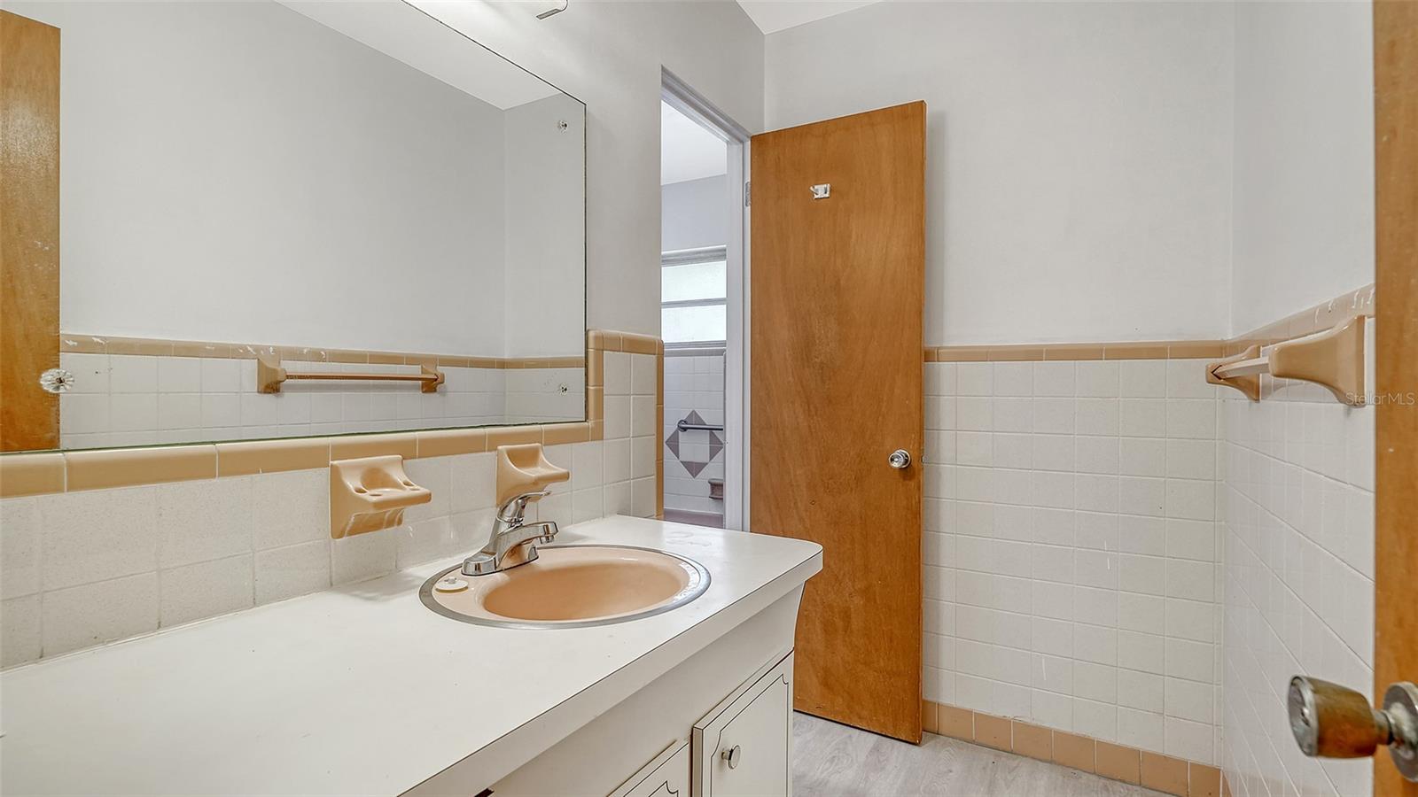 Image 22 of 27 For 2702 Bedford Way