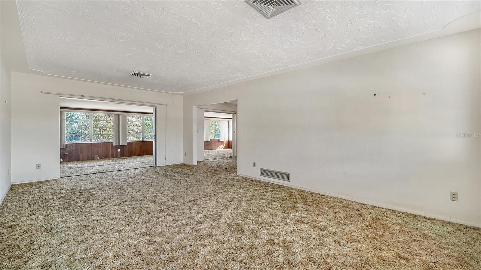 Image 4 of 27 For 2702 Bedford Way