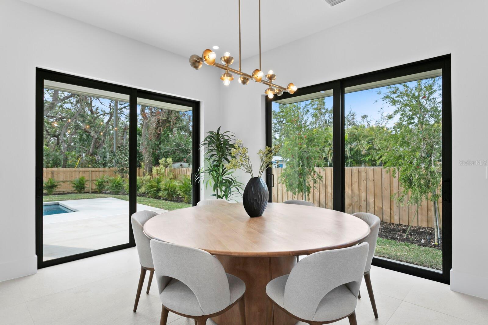 Image 14 of 65 For 2554 Arlington Street