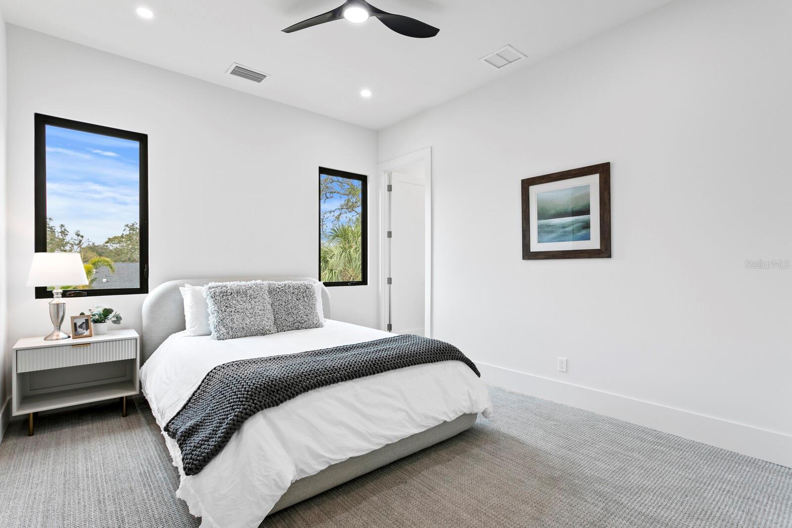 Image 40 of 65 For 2554 Arlington Street