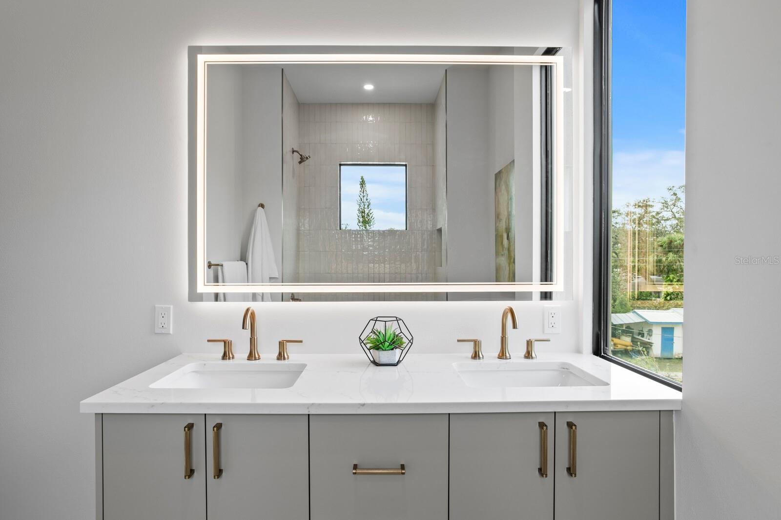 Image 46 of 65 For 2554 Arlington Street