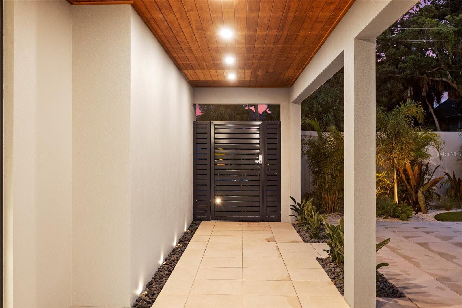 Image 10 of 41 For 1559 Bay Road