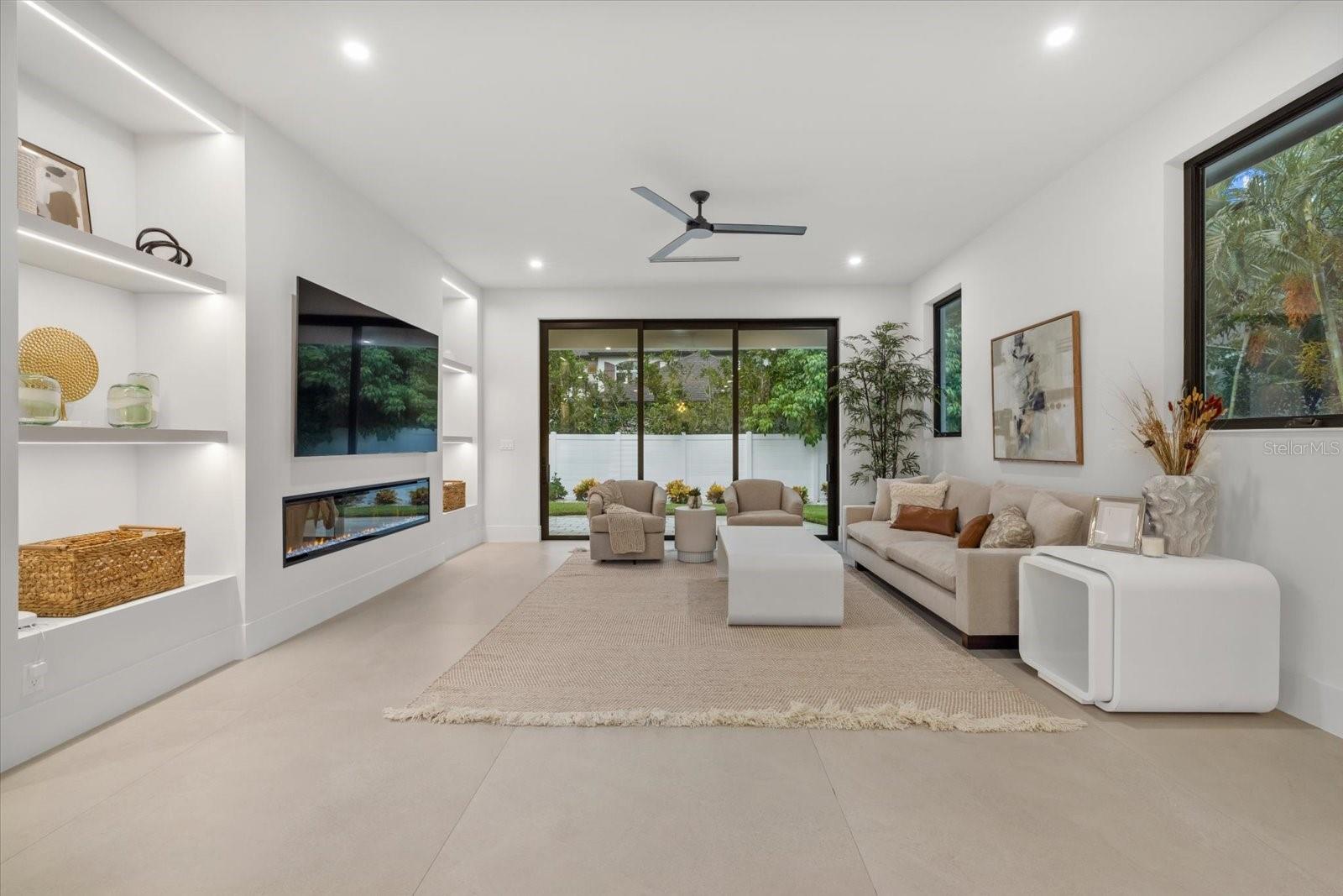 Image 17 of 41 For 1559 Bay Road