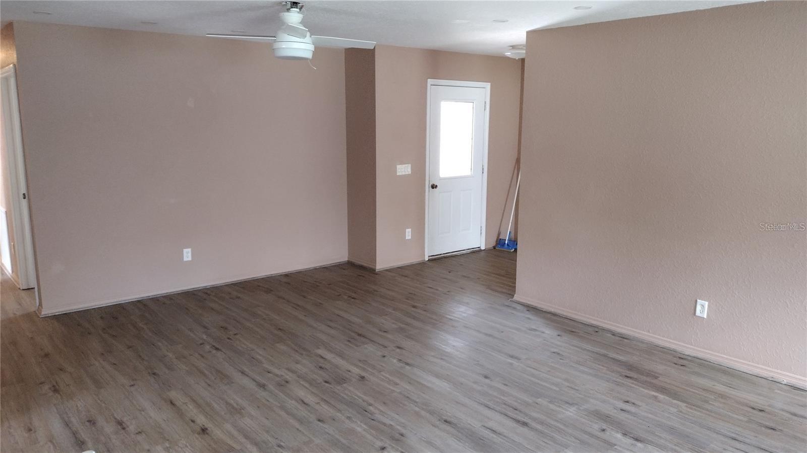 Image 13 of 63 For 15308 Fruitville Road