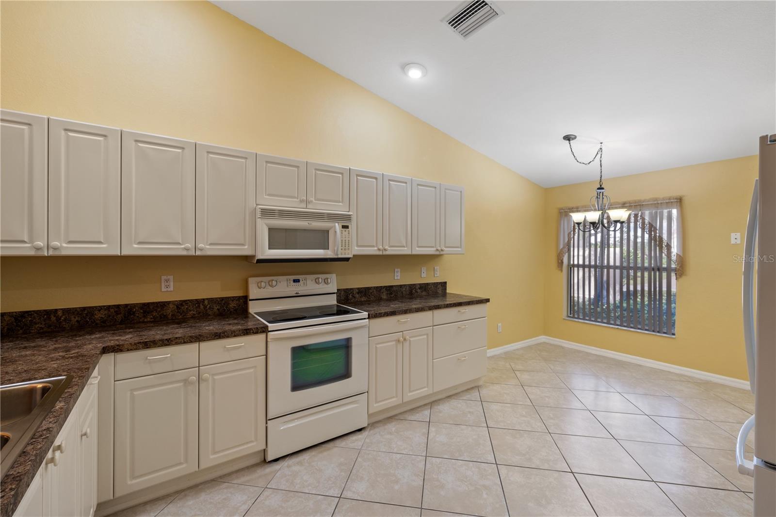 Image 14 of 34 For 3841 Albacete Circle 51
