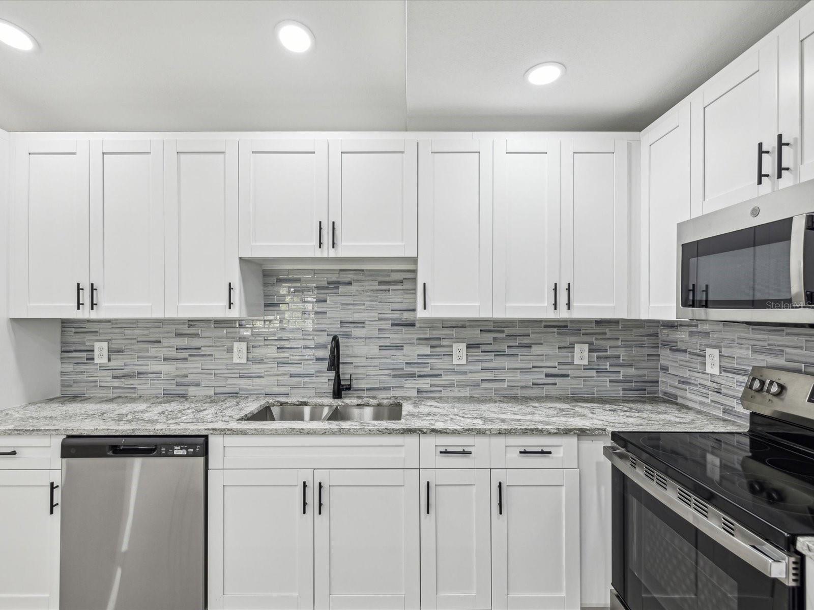 Image 18 of 48 For 8304 Fishhawk Avenue