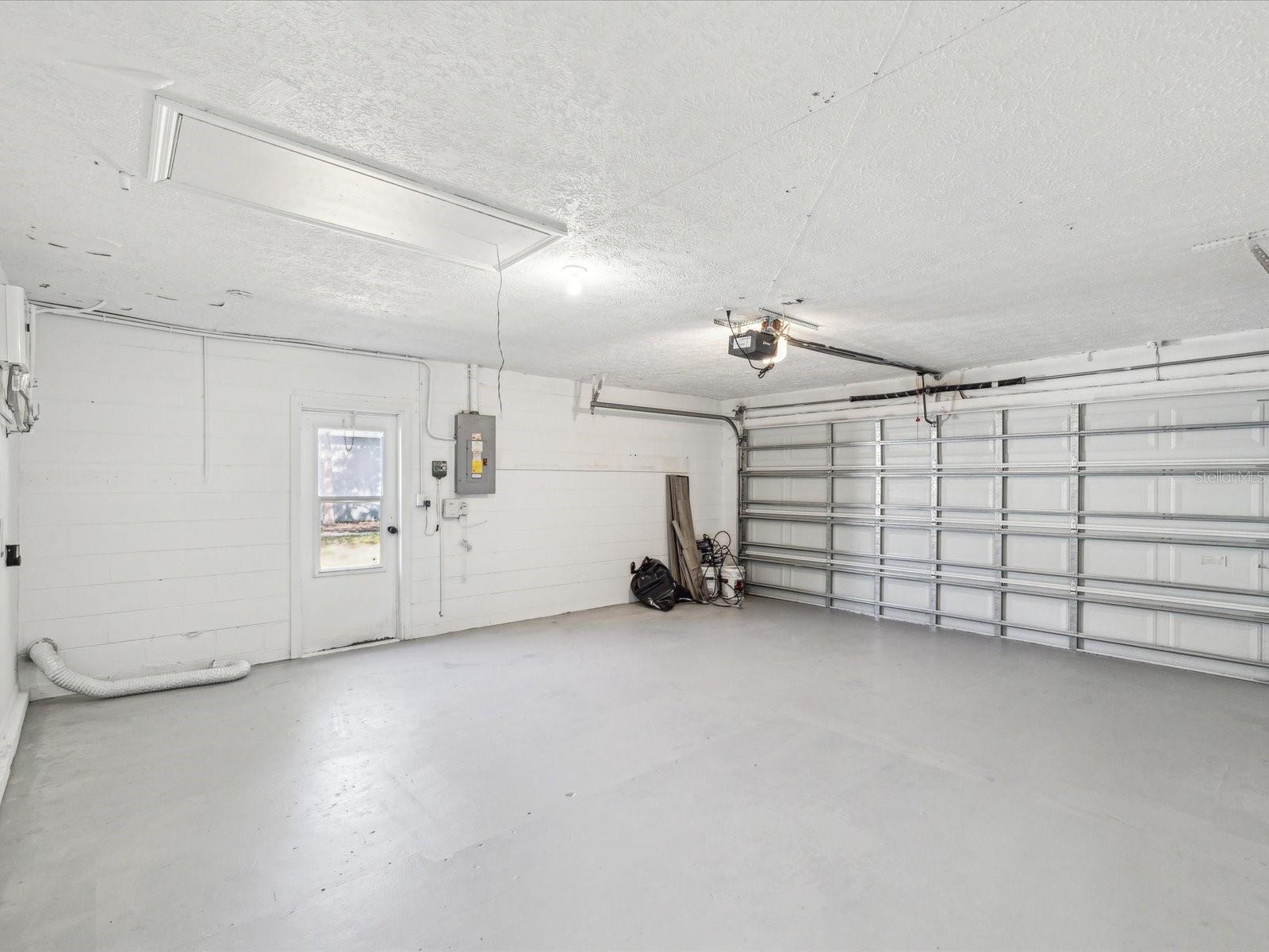 Image 32 of 48 For 8304 Fishhawk Avenue