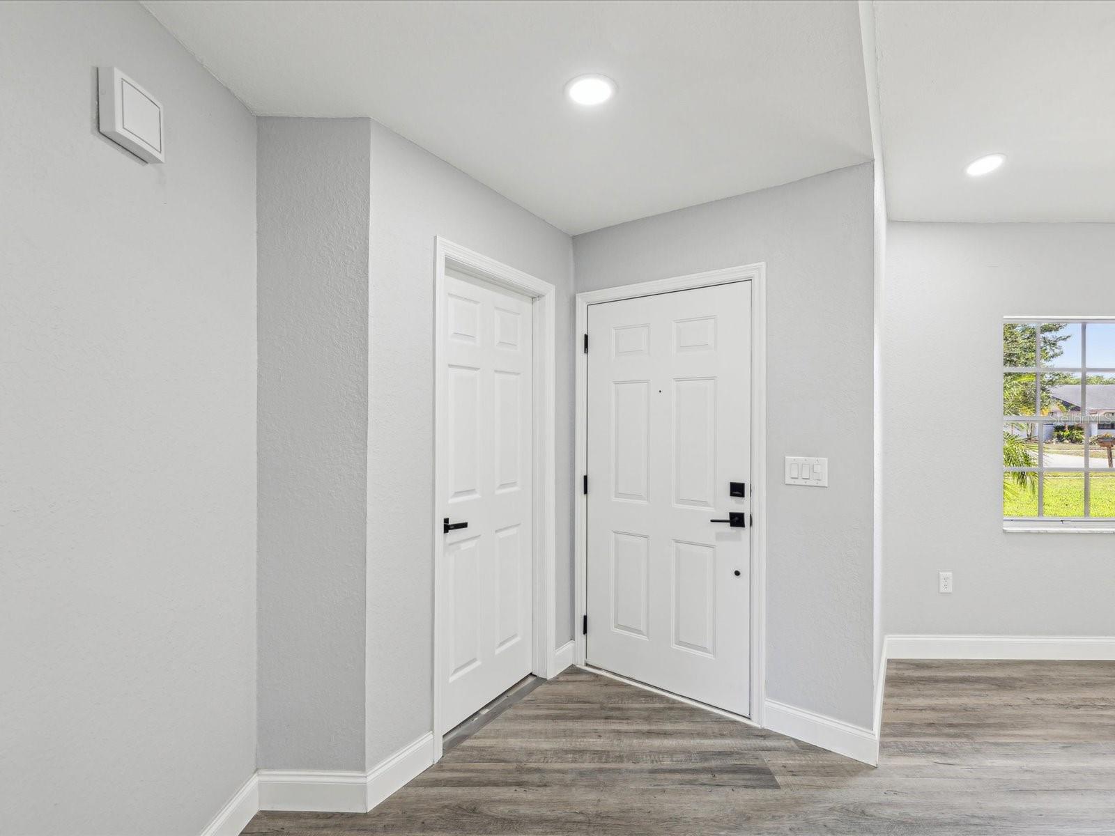 Image 7 of 48 For 8304 Fishhawk Avenue