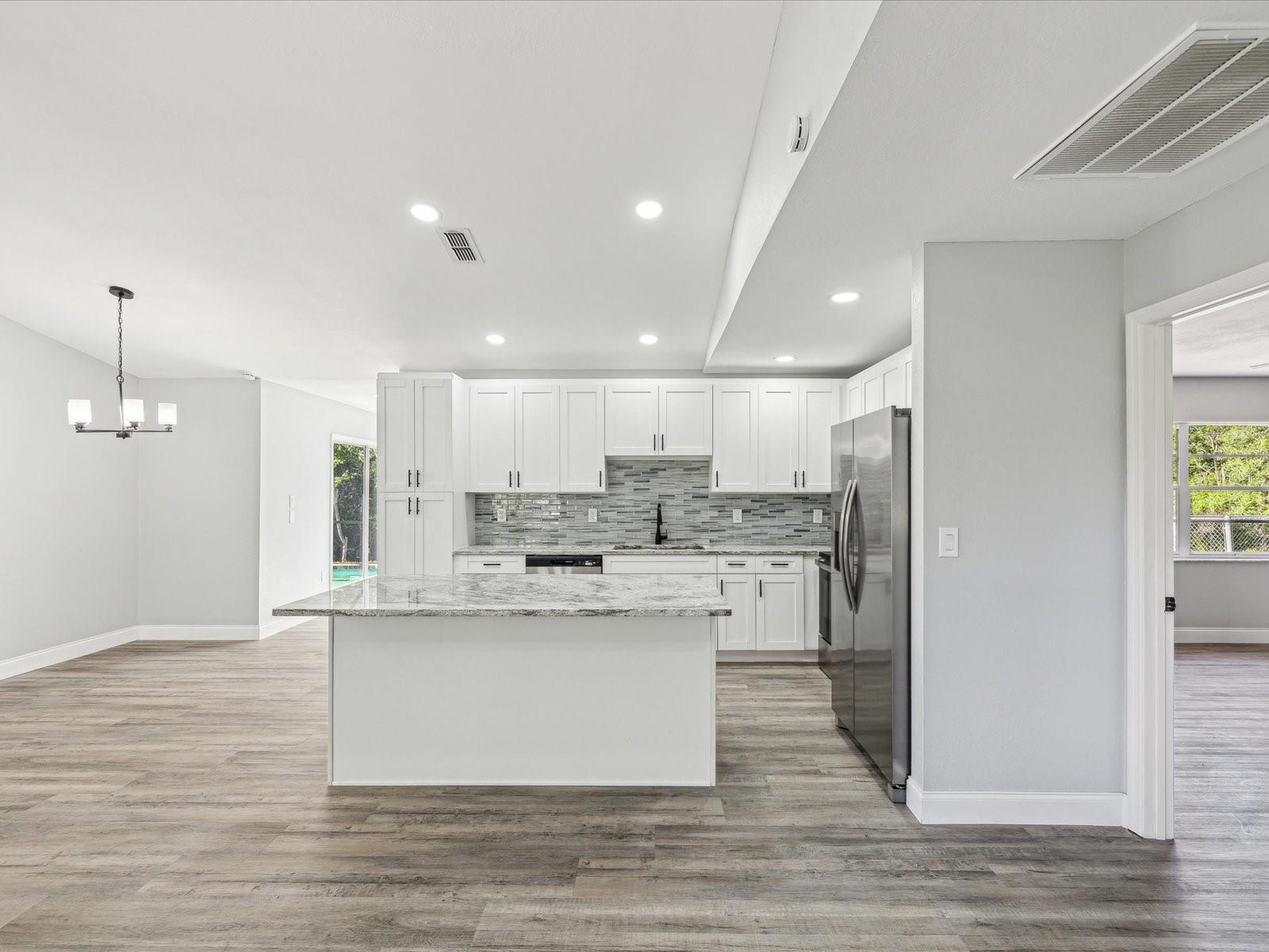 Image 8 of 48 For 8304 Fishhawk Avenue