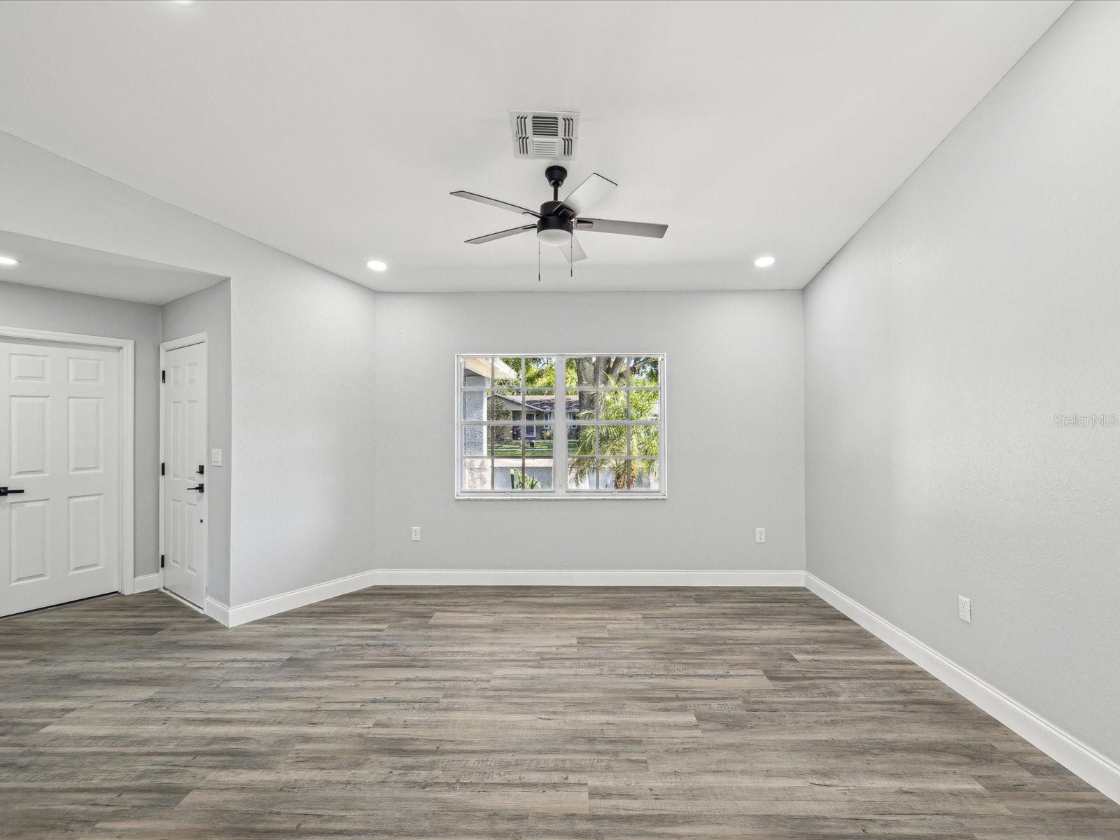Image 9 of 48 For 8304 Fishhawk Avenue