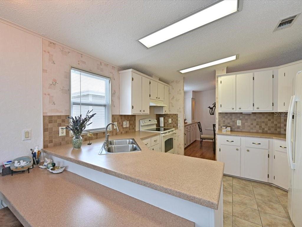 Image 12 of 44 For 8439 Imperial Circle