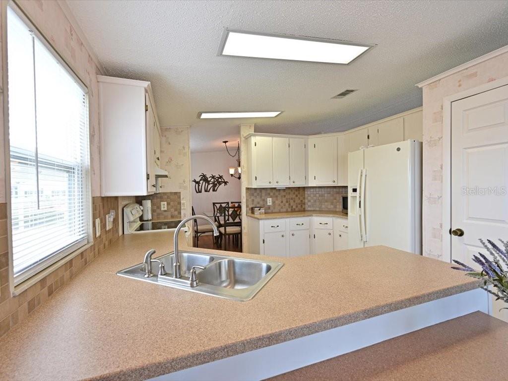 Image 13 of 44 For 8439 Imperial Circle