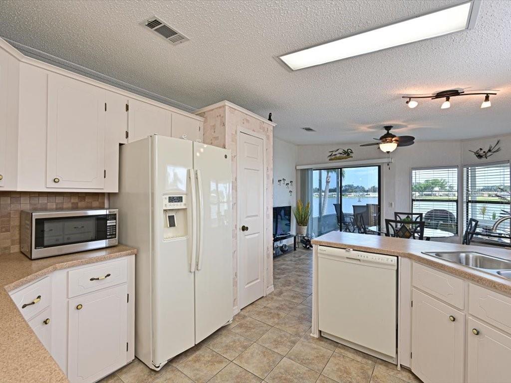 Image 15 of 44 For 8439 Imperial Circle