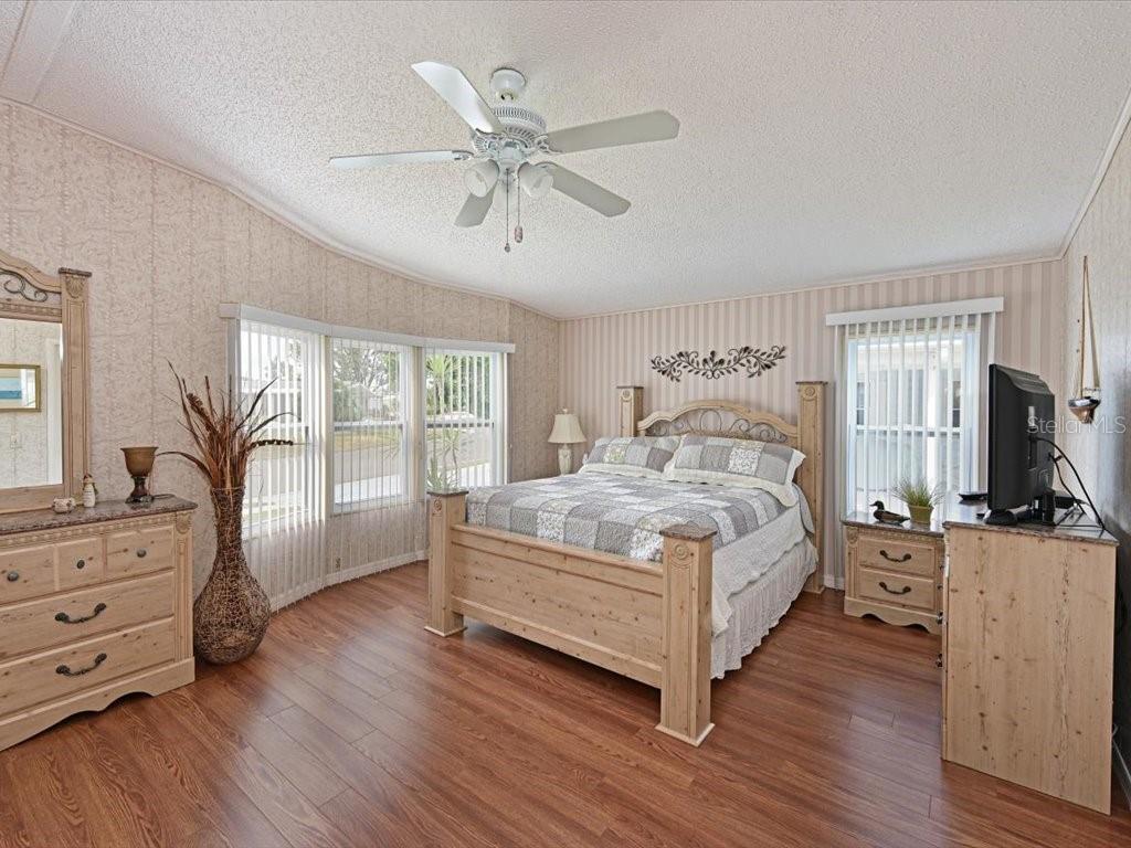 Image 21 of 44 For 8439 Imperial Circle