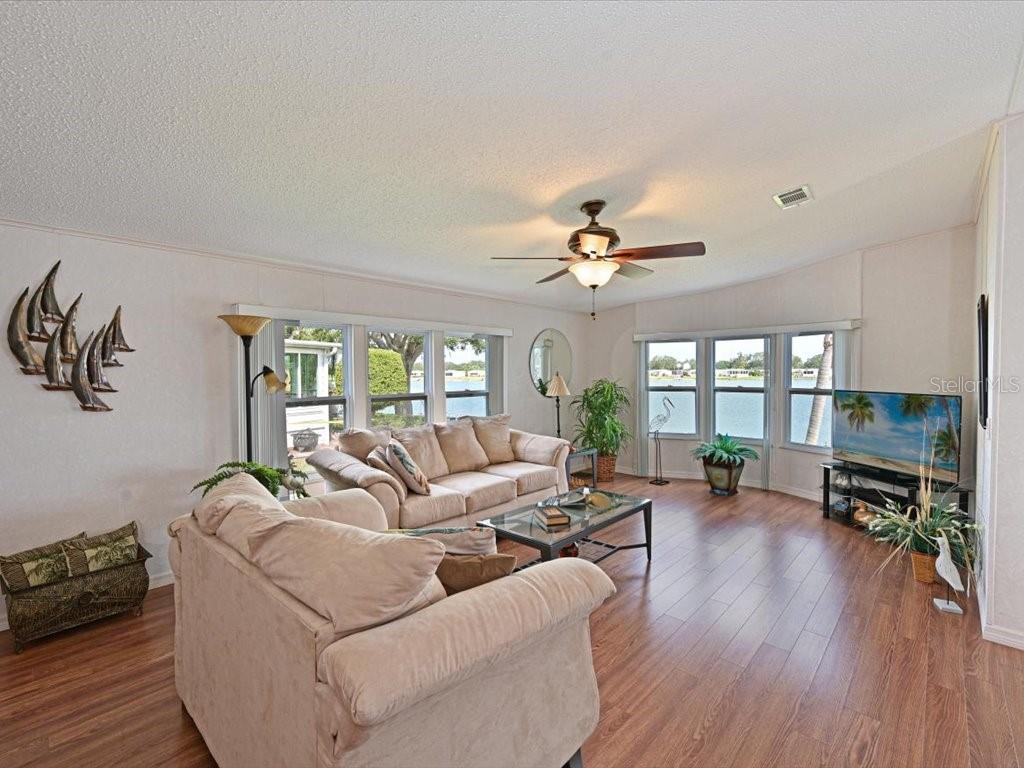 Image 7 of 44 For 8439 Imperial Circle
