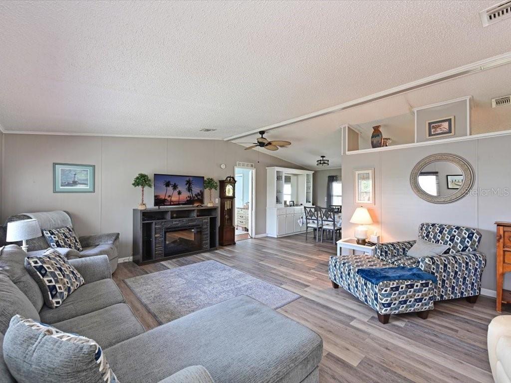 Image 11 of 31 For 8400 Princess Court