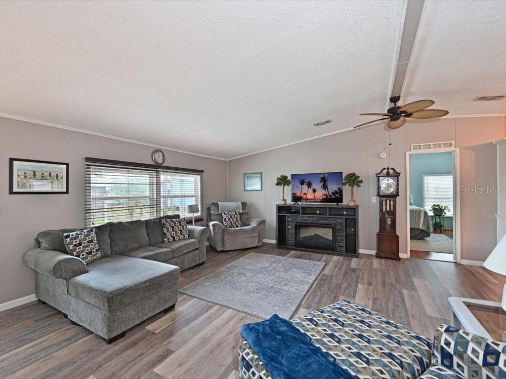 Image 12 of 31 For 8400 Princess Court