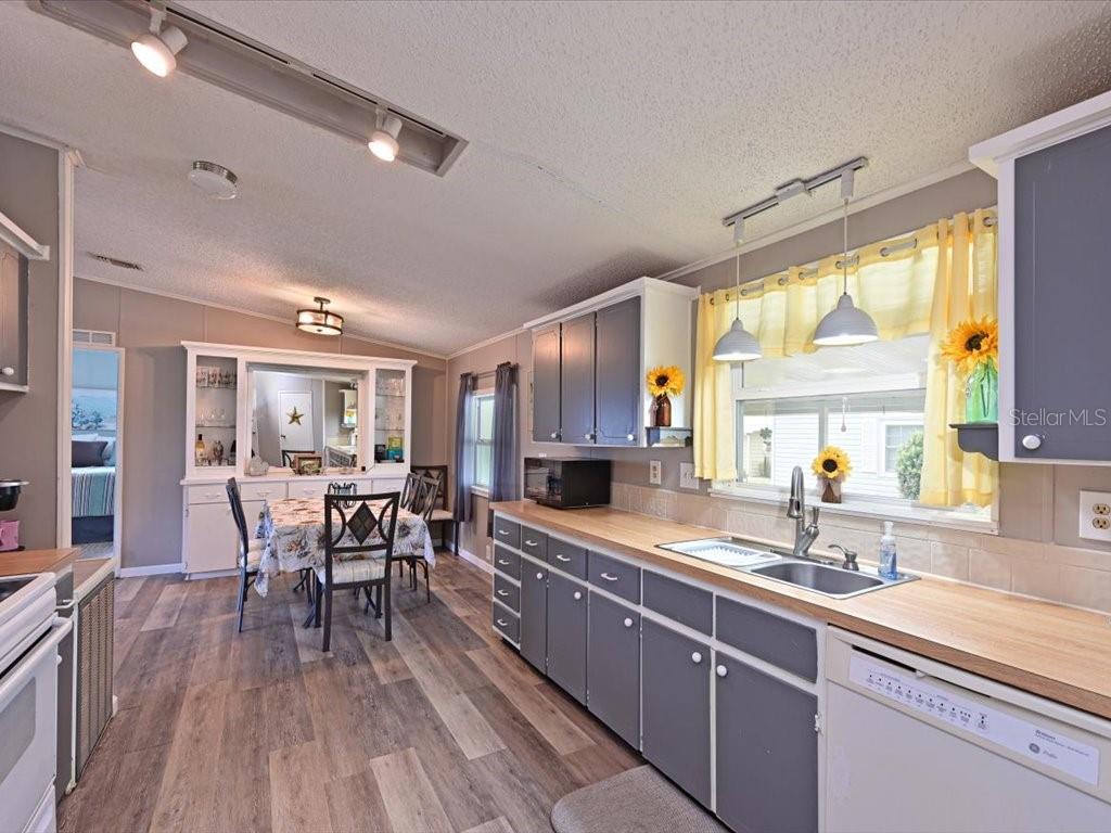 Image 6 of 31 For 8400 Princess Court