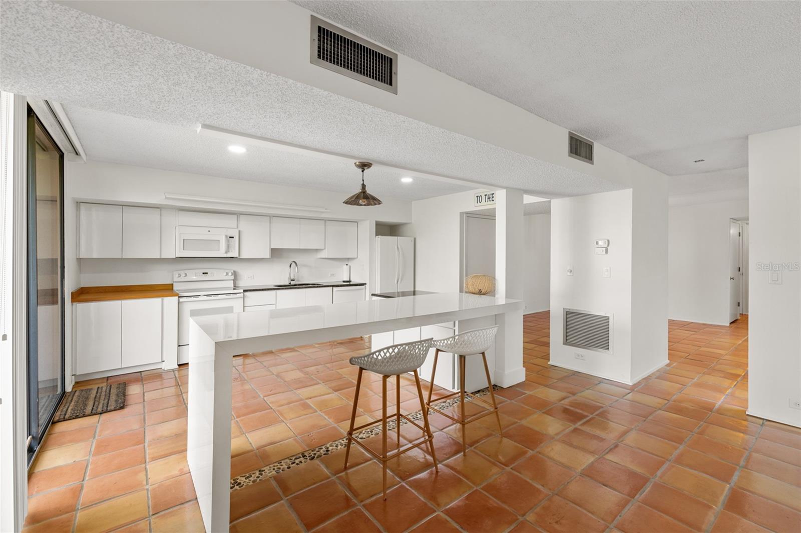 Image 2 of 37 For 754 Pine Run Drive 754
