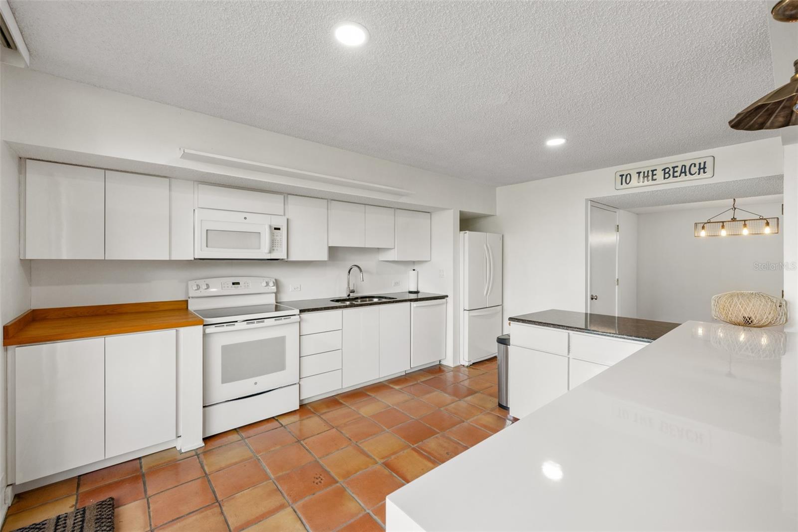 Image 8 of 37 For 754 Pine Run Drive 754
