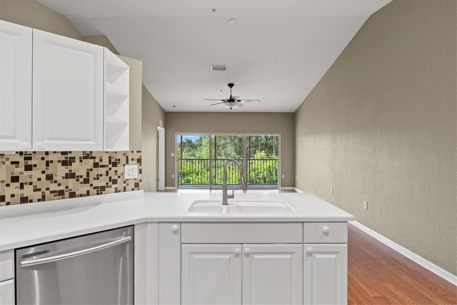 Image 11 of 71 For 7039 Strand Circle 34-201