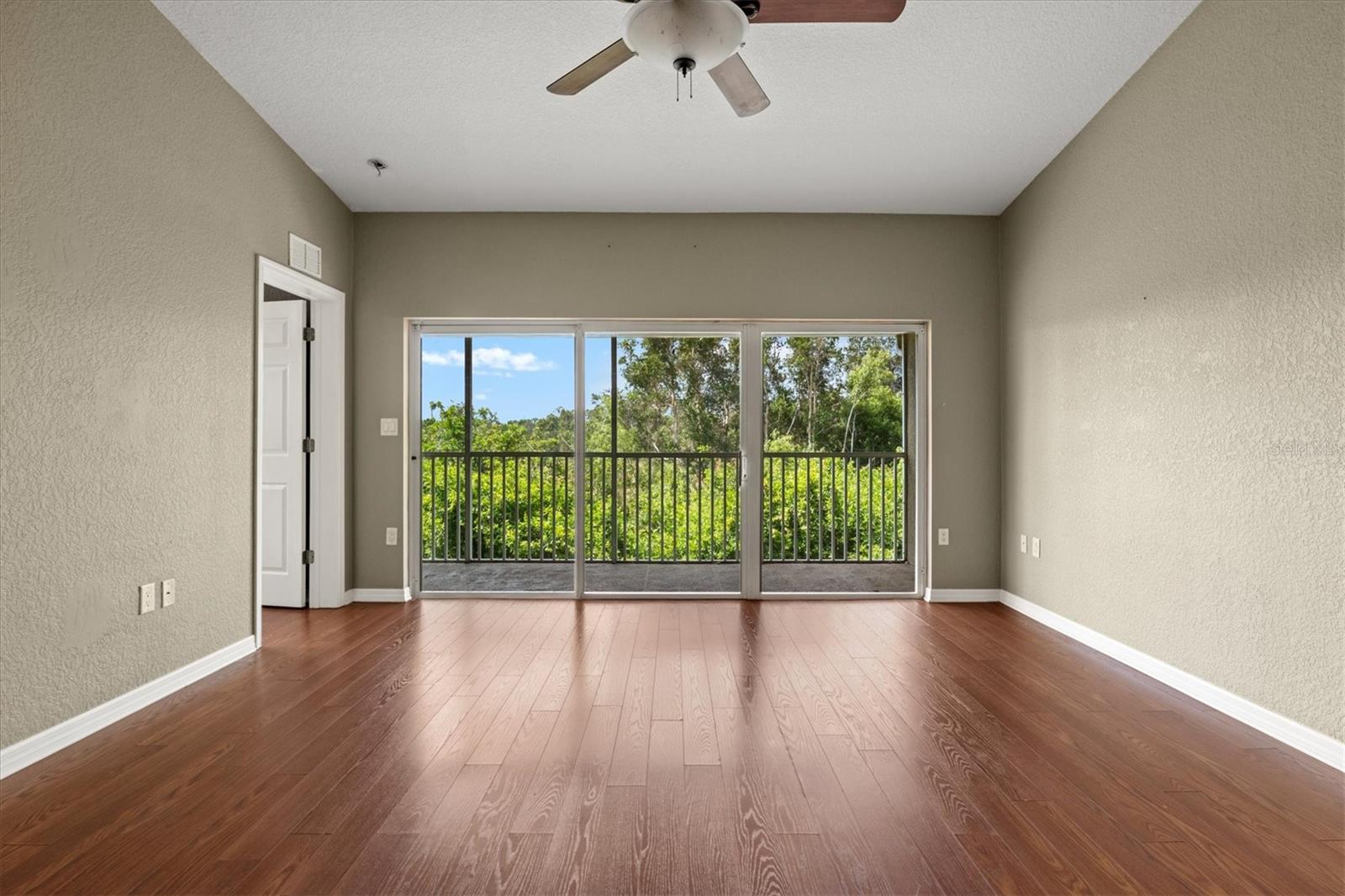 Image 15 of 71 For 7039 Strand Circle 34-201