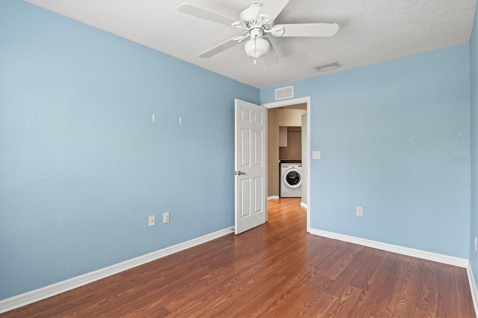 Image 30 of 71 For 7039 Strand Circle 34-201