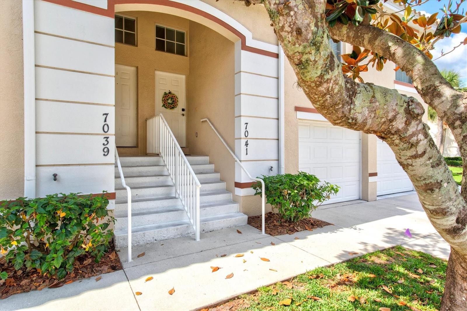 Image 4 of 71 For 7039 Strand Circle 34-201