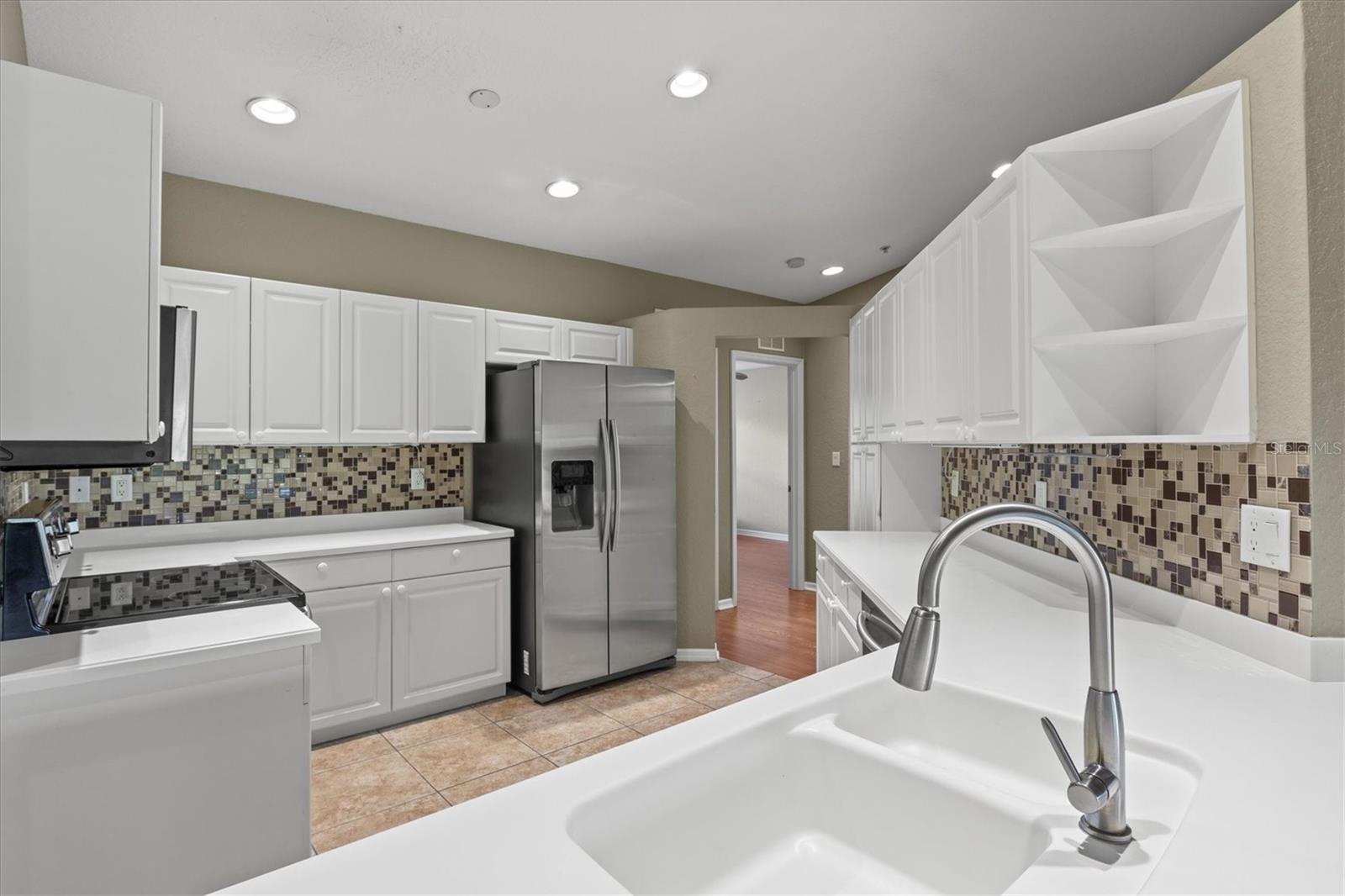 Image 9 of 71 For 7039 Strand Circle 34-201