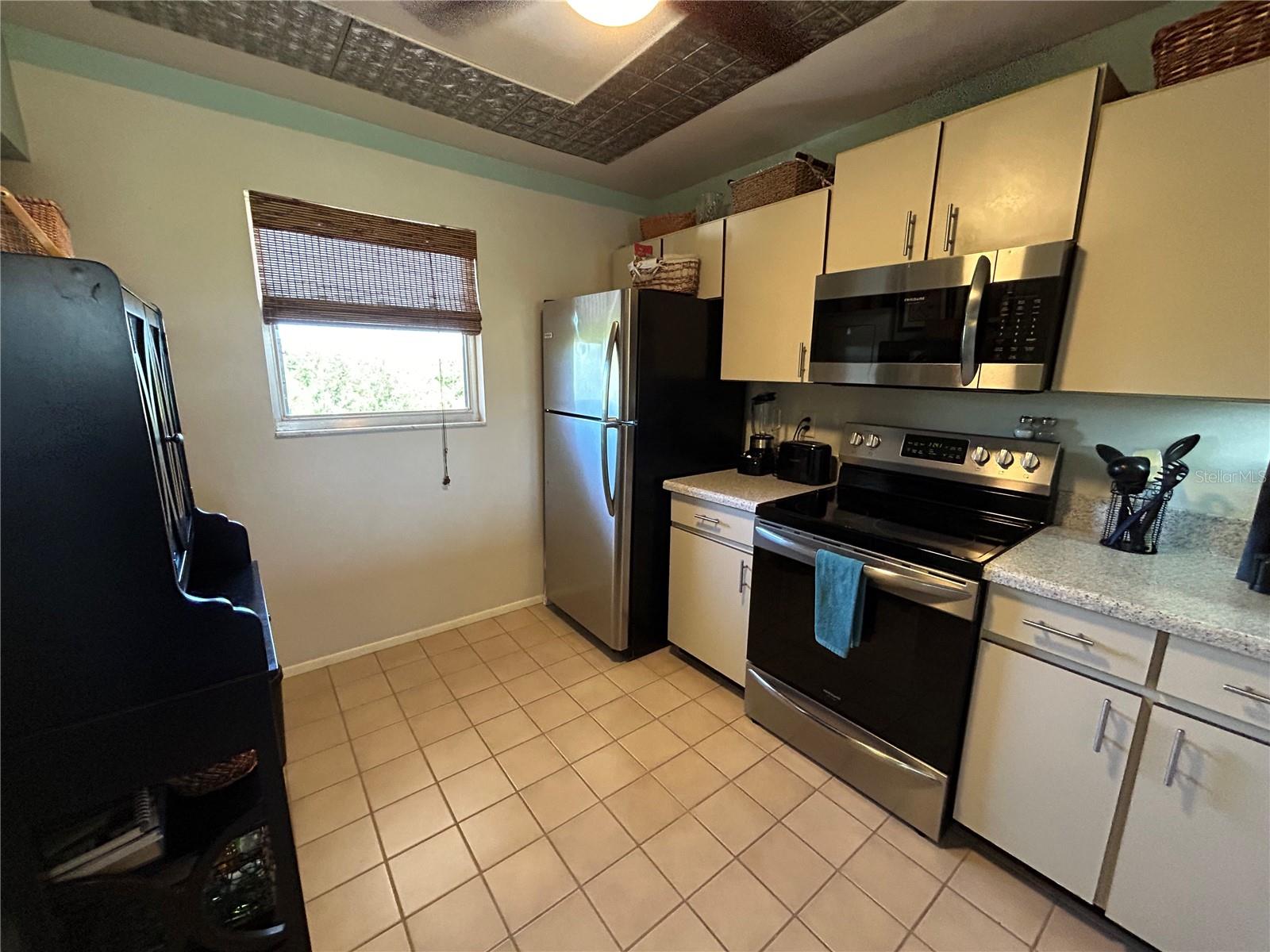 Image 4 of 17 For 3620 Ironwood Circle 405