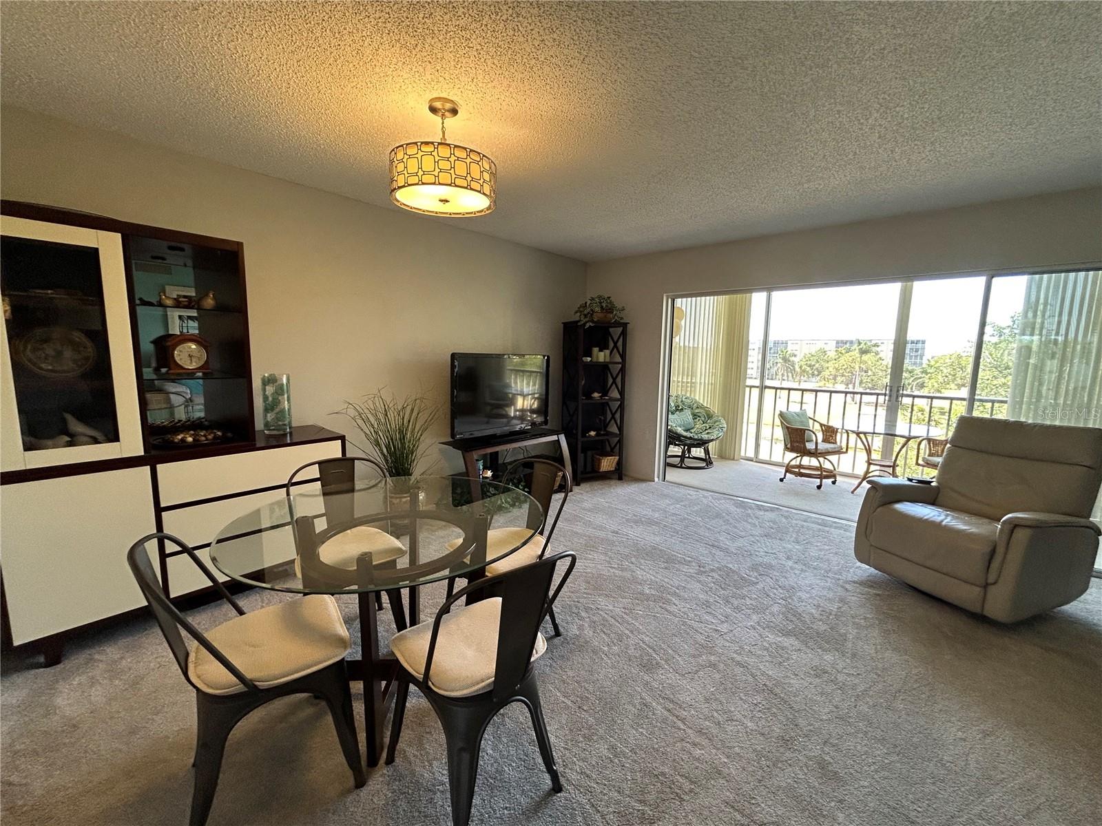 Image 6 of 17 For 3620 Ironwood Circle 405