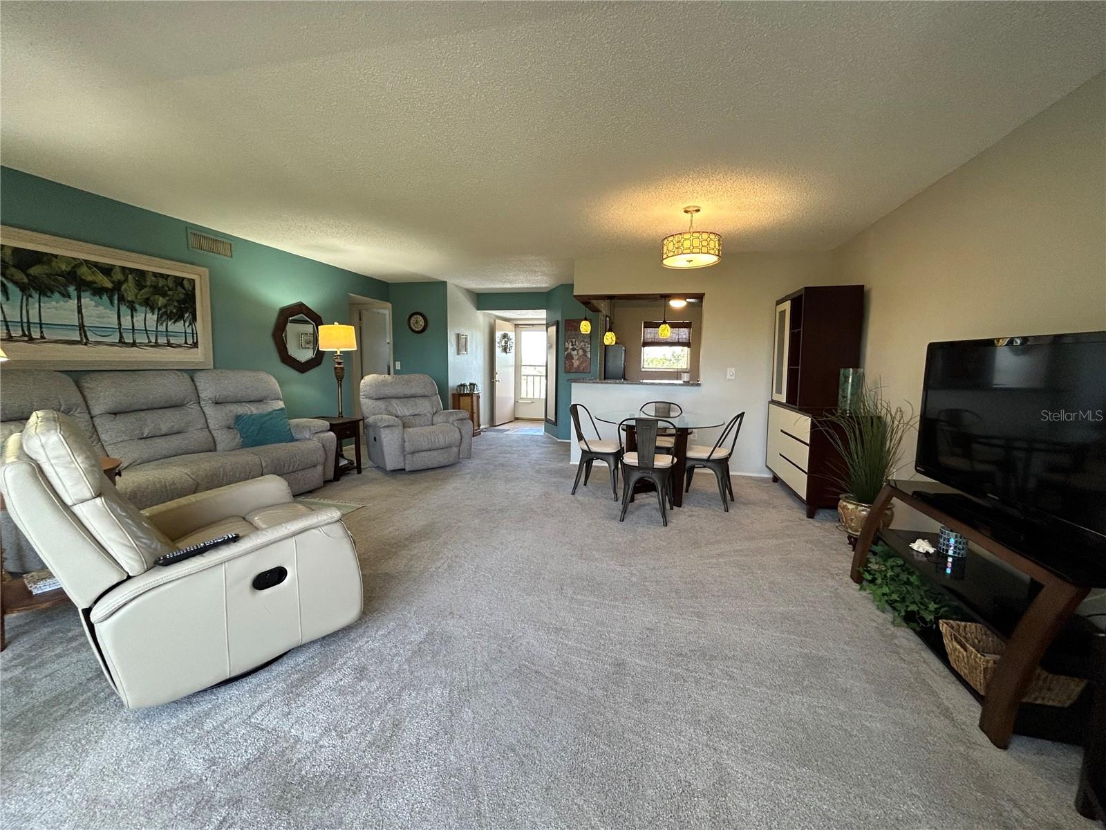 Image 7 of 17 For 3620 Ironwood Circle 405