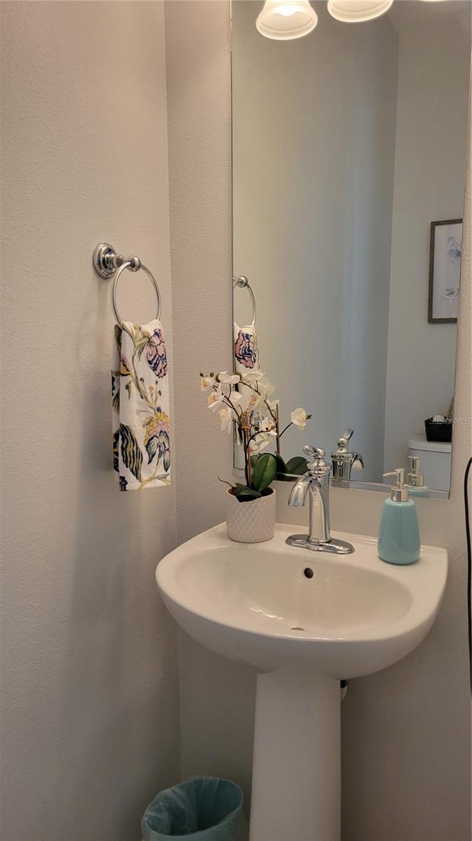 Listing photo id 17 for 3716 82nd Avenue Circle E 101