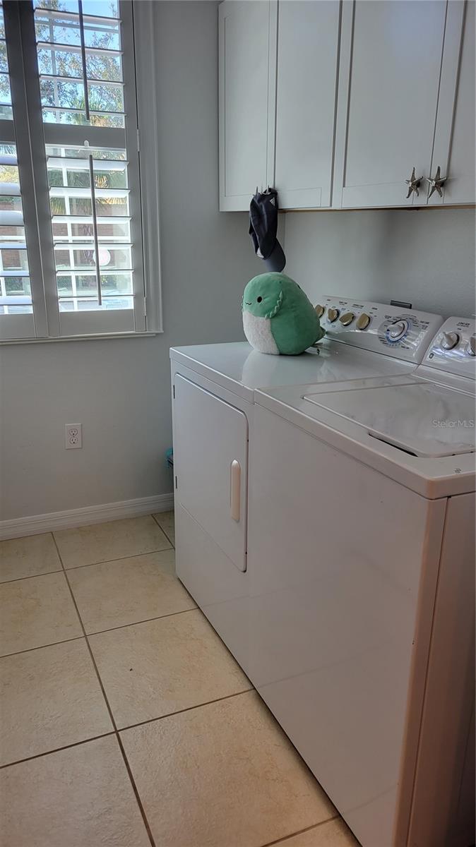 Listing photo id 18 for 3716 82nd Avenue Circle E 101