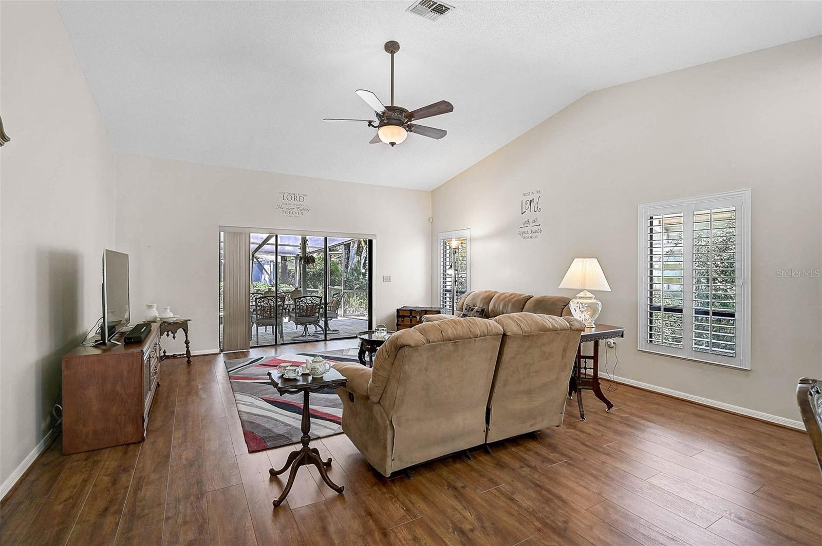 Image 7 of 36 For 7817 Pine Trace Drive 15