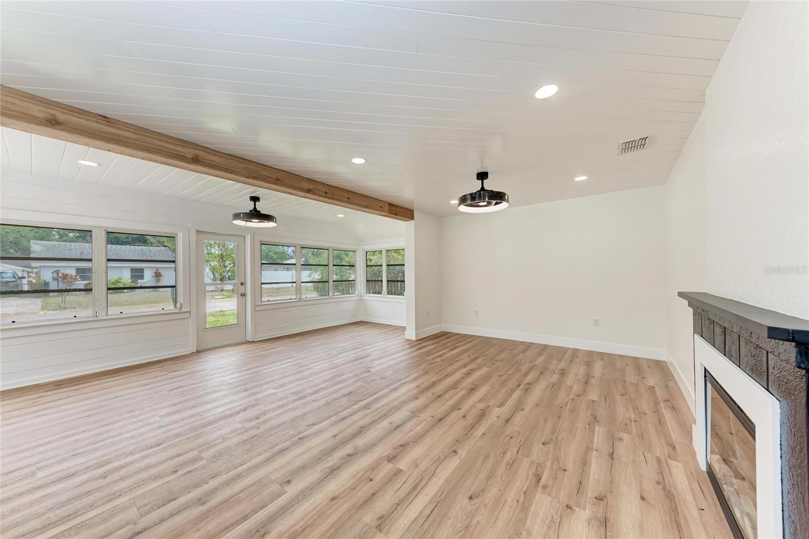 Image 10 of 35 For 1016 38th Street W