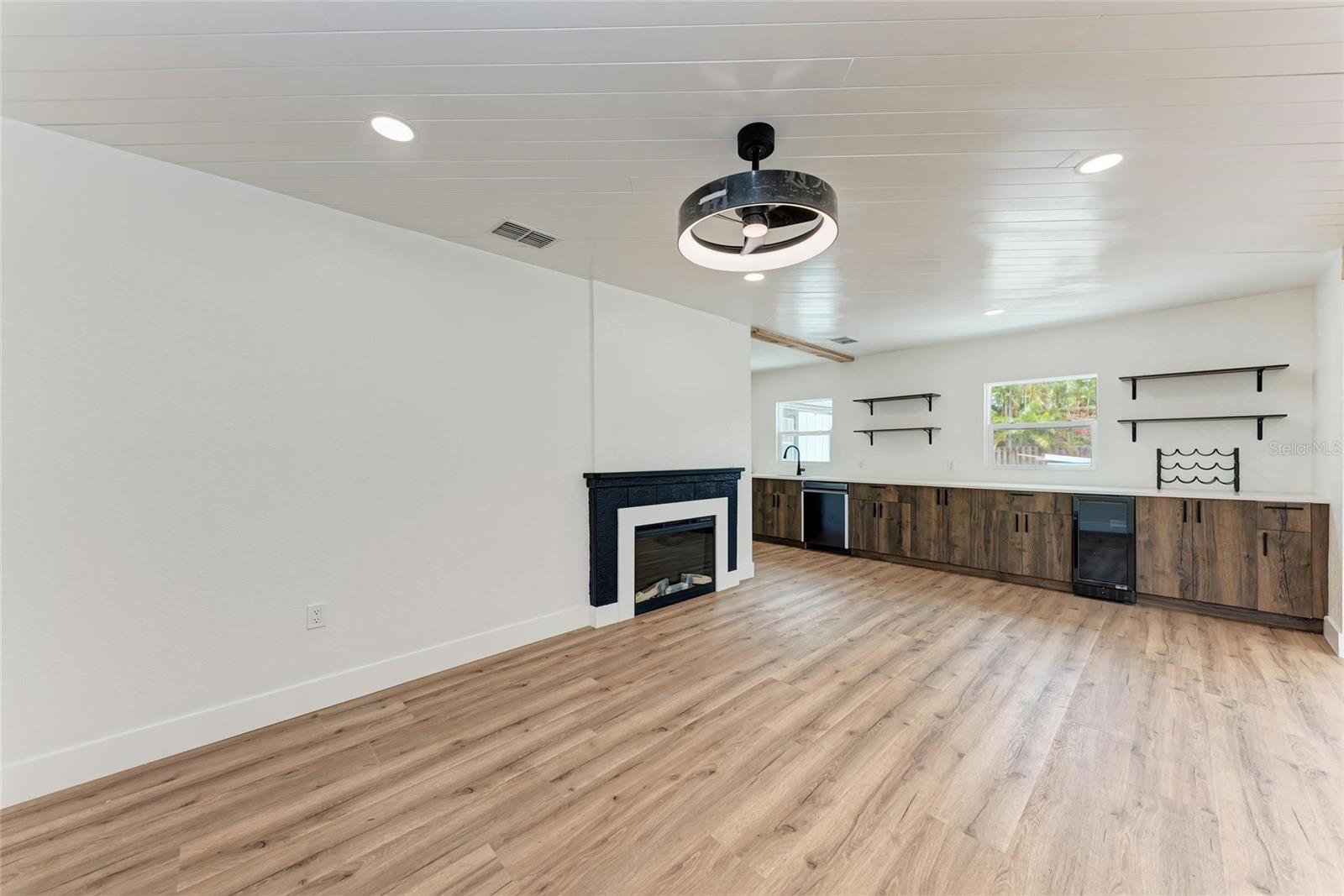 Image 12 of 35 For 1016 38th Street W