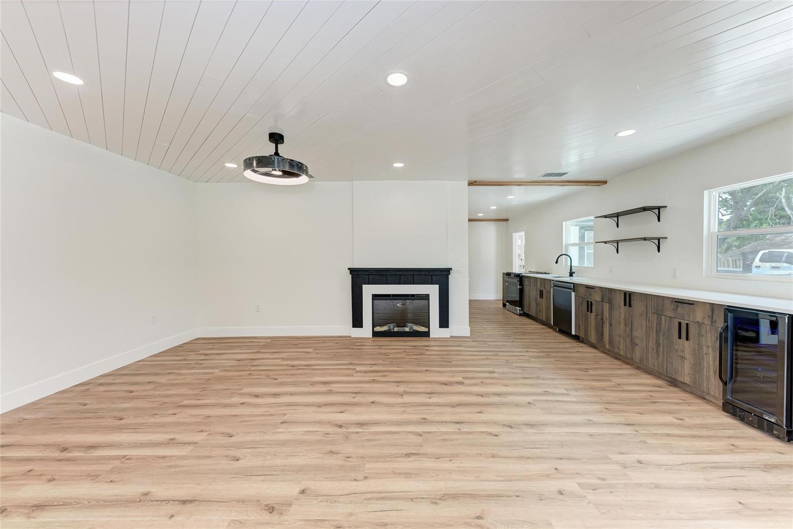 Image 13 of 35 For 1016 38th Street W