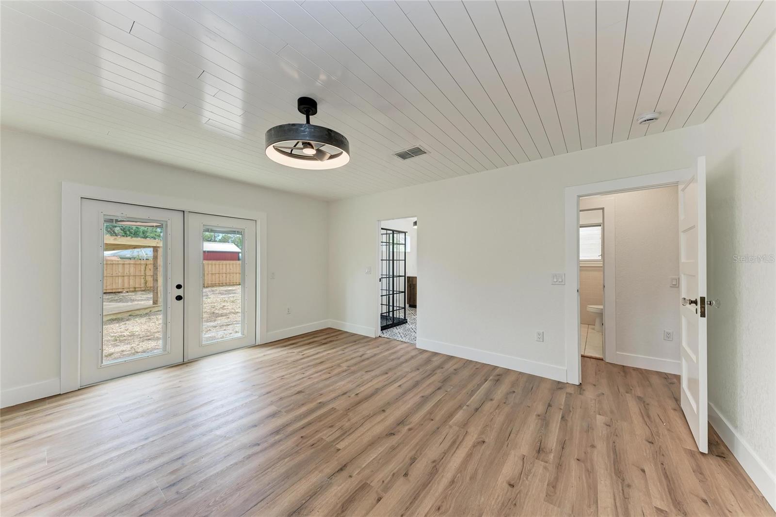 Image 18 of 35 For 1016 38th Street W